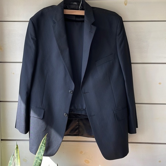 HAGGAR JACKET 46 reg PANTS 36x30
Excellent condition worn once - Picture 1 of 8